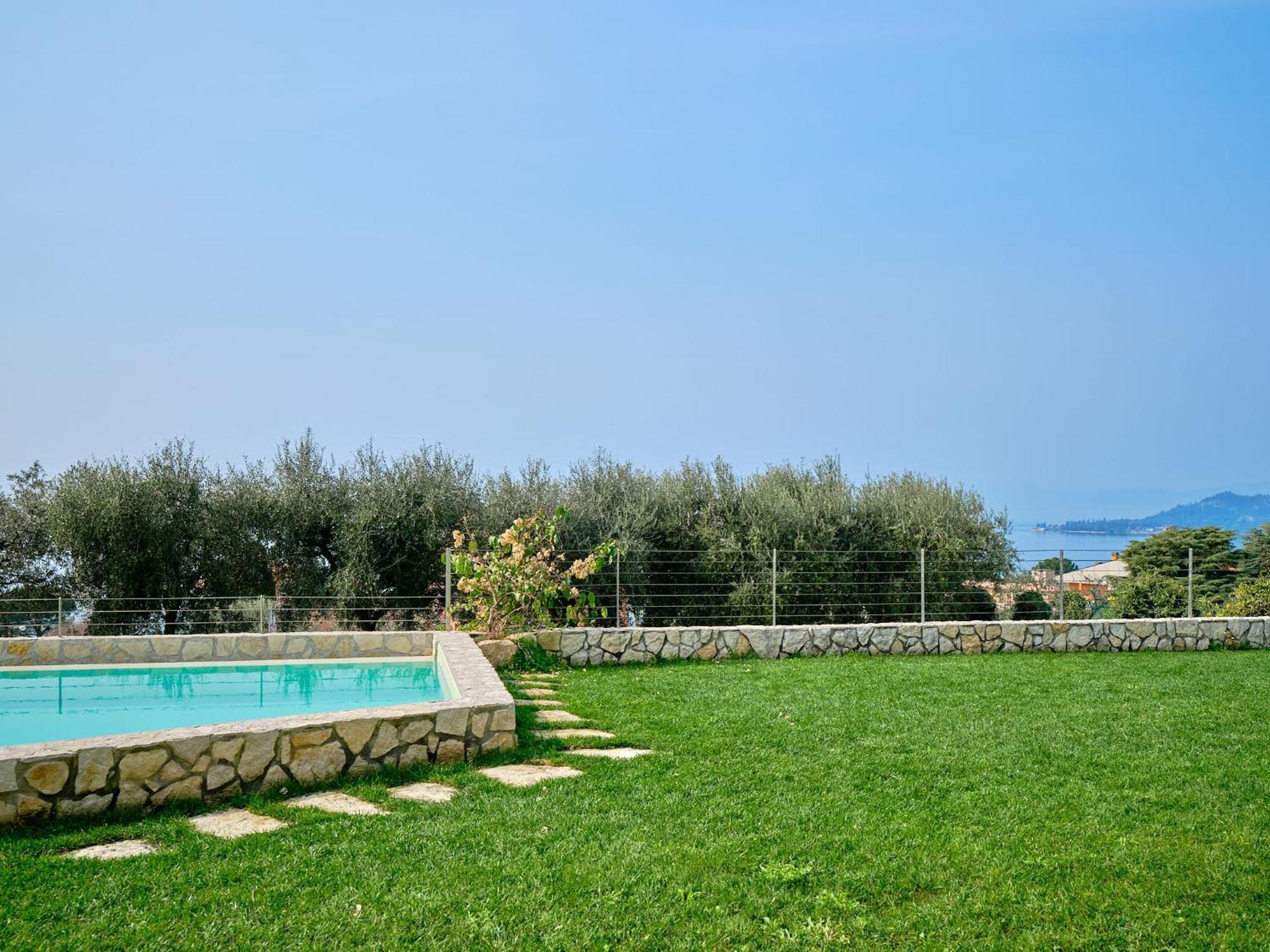 Villa Sunny Lake Suites Bardolino Esterno foto