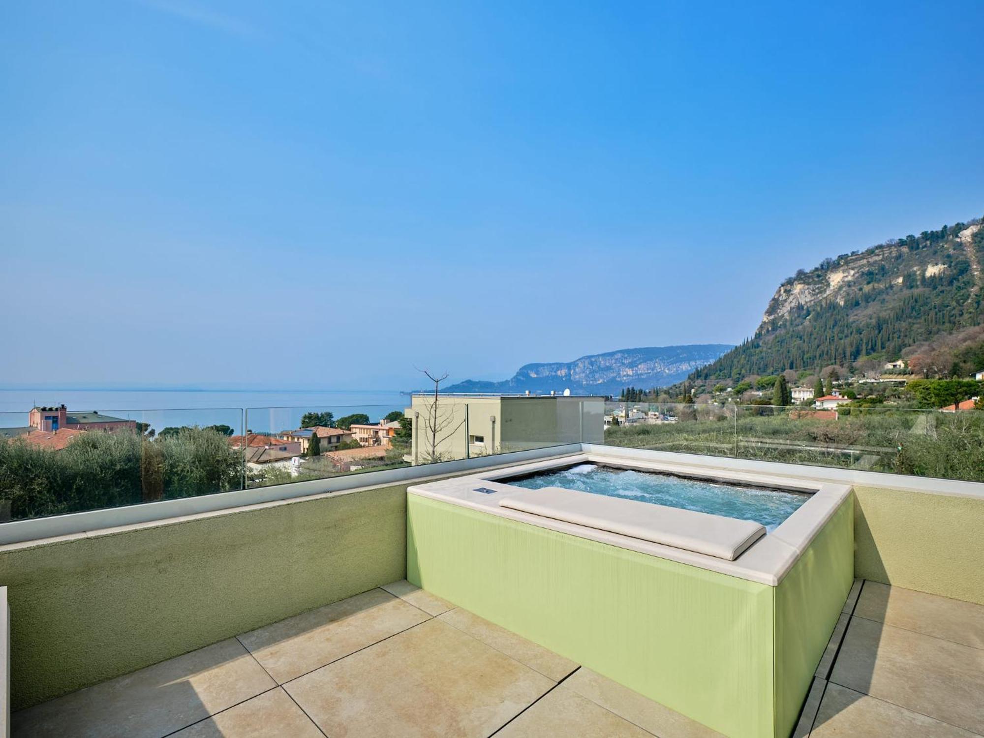 Villa Sunny Lake Suites Bardolino Esterno foto